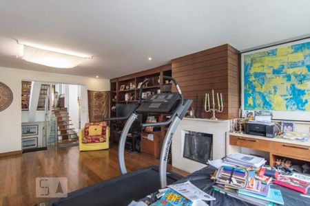 Casa à venda com 431m², 4 quartos e 5 vagasSala