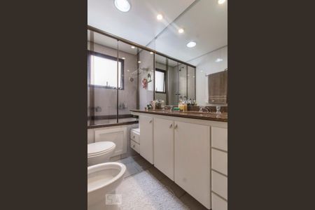 Apartamento à venda com 169m², 4 quartos e 3 vagas