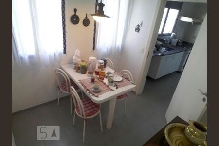Apartamento à venda com 198m², 4 quartos e 3 vagasCozinha
