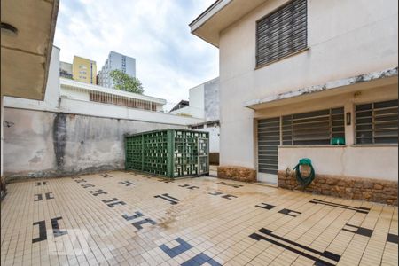 Casa à venda com 454m², 3 quartos e 5 vagas Casa à venda com 454m², 3 quartos e 5 vagasÁrea Externa