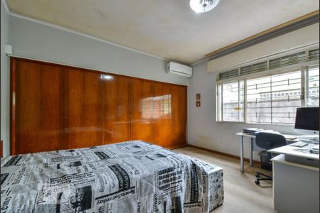 Casa à venda com 454m², 3 quartos e 5 vagas Casa à venda com 454m², 3 quartos e 5 vagasQuarto