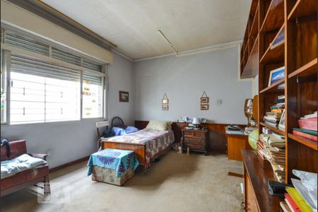 Casa à venda com 454m², 3 quartos e 5 vagas Casa à venda com 454m², 3 quartos e 5 vagasQuarto