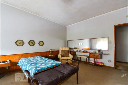 Casa à venda com 454m², 3 quartos e 5 vagas Casa à venda com 454m², 3 quartos e 5 vagasQuarto