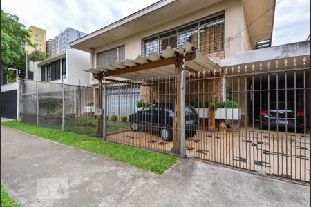 Casa à venda com 454m², 3 quartos e 5 vagas Casa à venda com 454m², 3 quartos e 5 vagasÁrea Externa