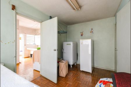 Casa à venda com 454m², 3 quartos e 5 vagas Casa à venda com 454m², 3 quartos e 5 vagasÁrea de Serviço