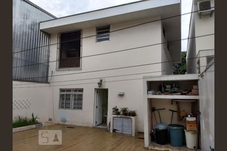Casa à venda com 250m², 3 quartos e 3 vagas Casa à venda com 250m², 3 quartos e 3 vagasÁrea Externa