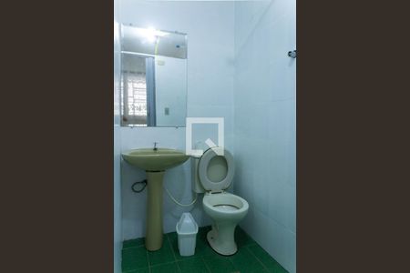 Banheiro de casa para alugar com 1 quarto, 27m² em Jardim Nosso Lar, São Paulo