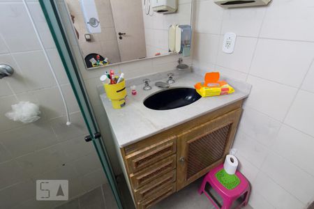 Casa para alugar com 116m², 3 quartos e 2 vagasBanheiro