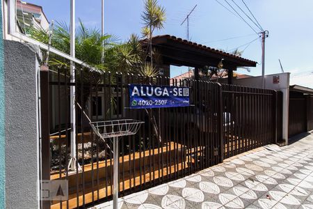 Casa para alugar com 116m², 3 quartos e 2 vagasFachada