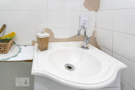 Casa à venda com 75m², 2 quartos e 1 vaga Casa à venda com 75m², 2 quartos e 1 vagaBanheiro 1