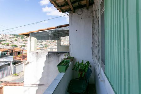 Casa à venda com 75m², 2 quartos e 1 vaga Casa à venda com 75m², 2 quartos e 1 vagaVaranda do Quarto