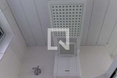 Apartamento para alugar com 61m², 2 quartos e 1 vagaDetalhe do banheiro