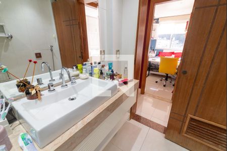 Apartamento para alugar com 66m², 2 quartos e 1 vagaBanheiro