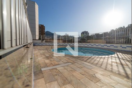 Apartamento para alugar com 66m², 2 quartos e 1 vagaÁrea comum - Piscina