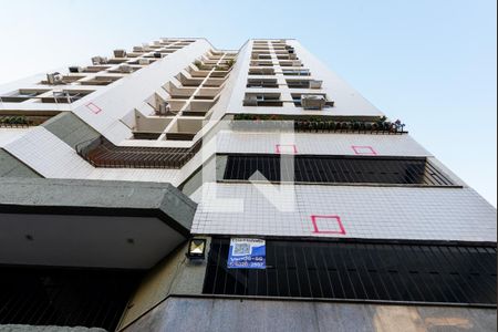 Apartamento para alugar com 66m², 2 quartos e 1 vagaFachada