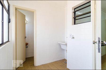 Apartamento à venda com 125m², 3 quartos e 2 vagas Apartamento à venda com 125m², 3 quartos e 2 vagasLavanderia
