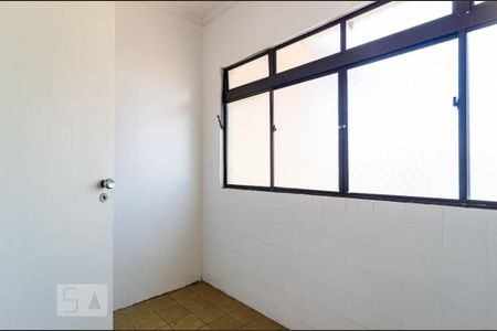 Apartamento à venda com 125m², 3 quartos e 2 vagas Apartamento à venda com 125m², 3 quartos e 2 vagasLavanderia