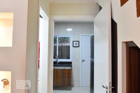 Acesso a Cozinha e Lavabo de casa de condomínio à venda com 3 quartos, 120m² em Jardim Cristal, São Paulo