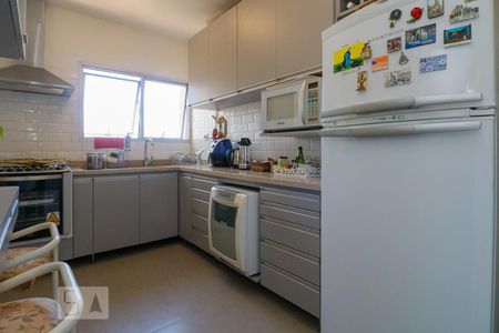 Apartamento à venda com 88m², 2 quartos e 2 vagas Apartamento à venda com 88m², 2 quartos e 2 vagasCozinha