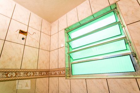 Banheiro de casa para alugar com 1 quarto, 60m² em Parque Gerassi, Santo André