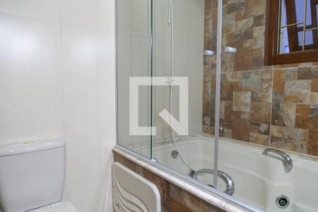 Casa à venda com 175m², 3 quartos e 3 vagasBanheiro da suíte 