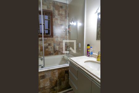 Casa à venda com 175m², 3 quartos e 3 vagasBanheiro da suíte 