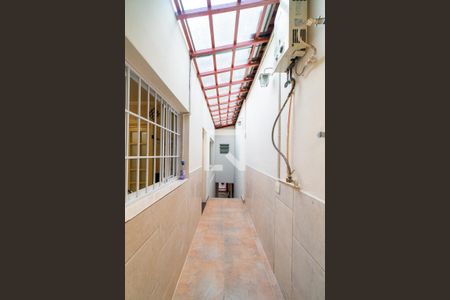 Casa à venda com 150m², 3 quartos e 2 vagasCorredor Lateral