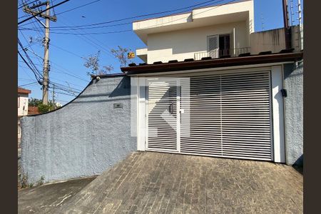 Casa à venda com 198m², 3 quartos e 3 vagasFachada