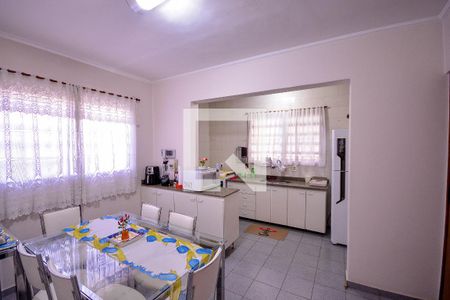Casa à venda com 198m², 3 quartos e 3 vagasCozinha