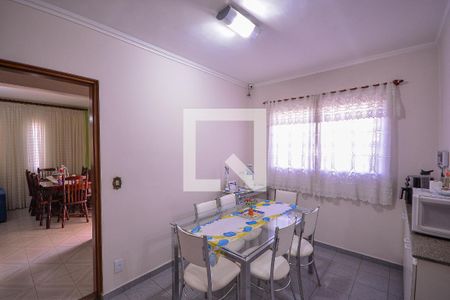 Casa à venda com 198m², 3 quartos e 3 vagasCozinha