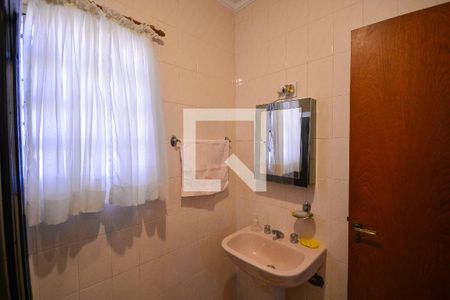 Casa à venda com 198m², 3 quartos e 3 vagasBanheiro Social