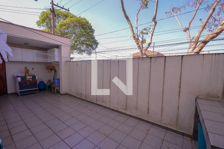 Casa à venda com 198m², 3 quartos e 3 vagasQuintal