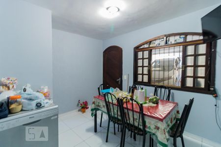 Casa à venda com 150m², 3 quartos e 2 vagas Casa à venda com 150m², 3 quartos e 2 vagasSala de Jantar