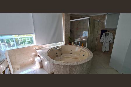 Casa de condomínio à venda com 560m², 4 quartos e 3 vagasbanheiro suite