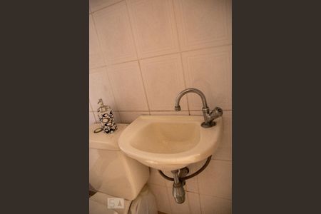 Casa para alugar com 278m², 3 quartos e 4 vagasBanheiro de Serviço