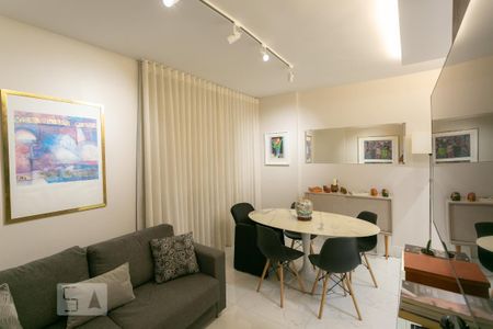 Sala de apartamento à venda com 2 quartos, 69m² em Carmo, Belo Horizonte