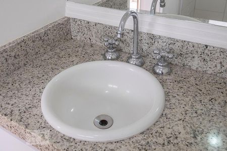 Banheiro de kitnet/studio para alugar com 1 quarto, 45m² em Jardim Paulista, São Paulo