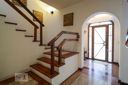 Escada de casa à venda com 3 quartos, 400m² em Planalto Paulista, São Paulo