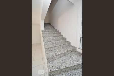 Casa à venda com 298m², 3 quartos e 4 vagasEscada