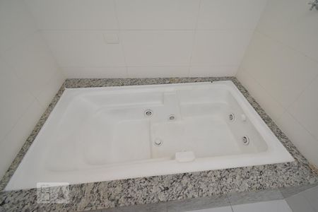 Casa à venda com 298m², 3 quartos e 4 vagasBanheiro da Suíte 1