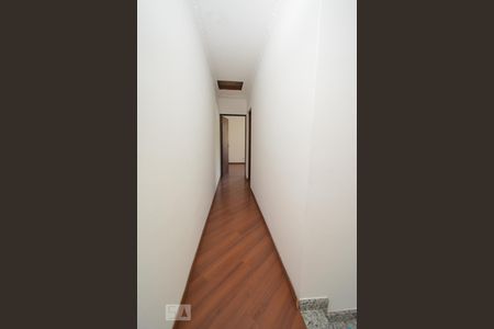 Casa à venda com 298m², 3 quartos e 4 vagasCorredor