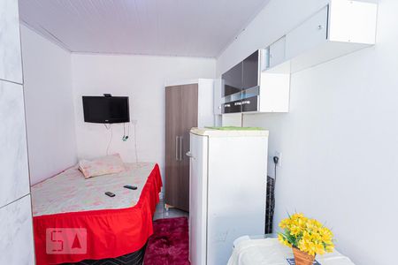 Kitnet de casa para alugar com 1 quarto, 20m² em Vila Zat, São Paulo