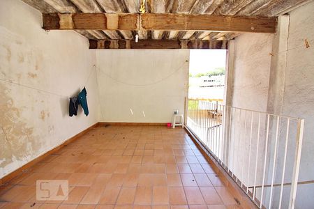 Casa à venda com 195m², 2 quartos e 1 vagaGaragem