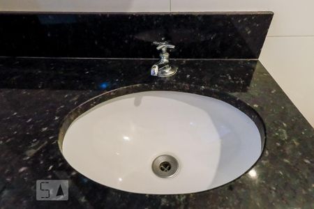 Casa de condomínio para alugar com 38m², 1 quarto e sem vagaBanheiro
