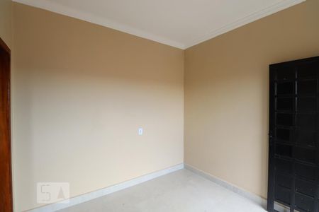 Sala 1 de kitnet/studio para alugar com 4 quartos, 60m² em Residencial Brisas da Mata, Goiânia