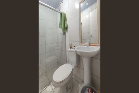 Banheiro de kitnet/studio para alugar com 1 quarto, 36m² em São João Batista, São Leopoldo