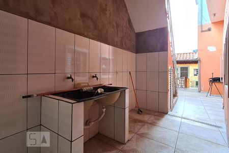 Casa para alugar com 80m², 2 quartos e sem vagaÁrea de serviço 