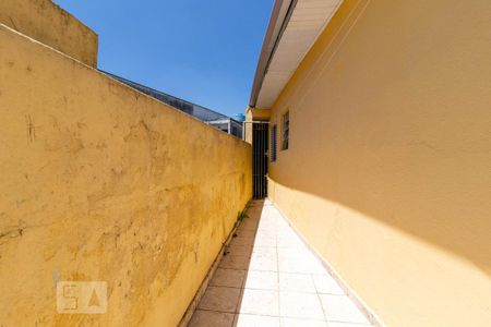 Casa para alugar com 60m², 2 quartos e 1 vaga Casa para alugar com 60m², 2 quartos e 1 vagaCorredor Lateral