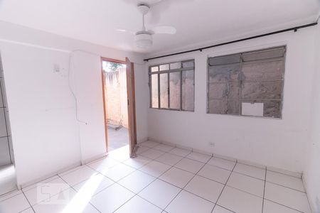 Quarto 2 de casa para alugar com 2 quartos, 100m² em Vila Campestre, São Paulo