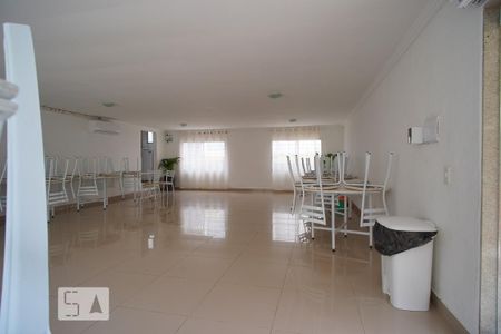 Apartamento à venda com 46m², 2 quartos e 1 vaga Apartamento à venda com 46m², 2 quartos e 1 vagaÁrea comum - Salão de festas